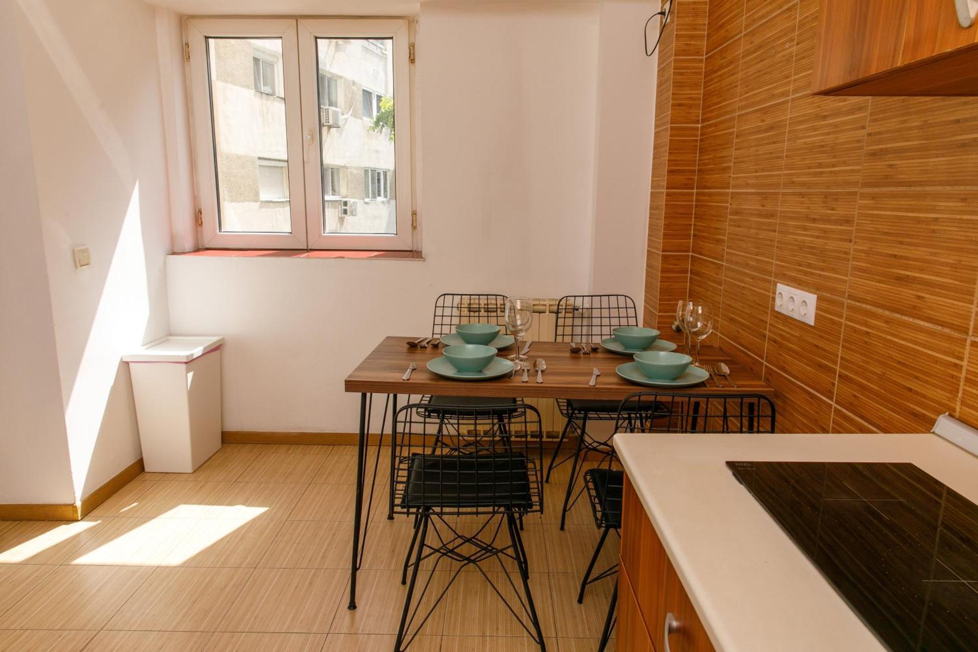 Color Apartments Corneliu Coposu No3 Bucareste Exterior foto
